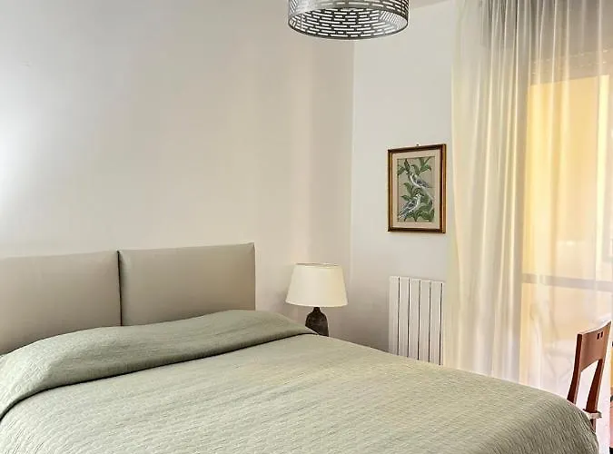 1702, Con La Matrimoniale Con Il Bagno Privato E Un Comune Milão